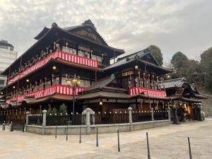道後温泉本館の飾り付け
