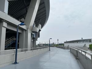 坊ちゃんスタジアムの2階通路