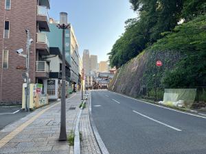 道後温泉本館への道